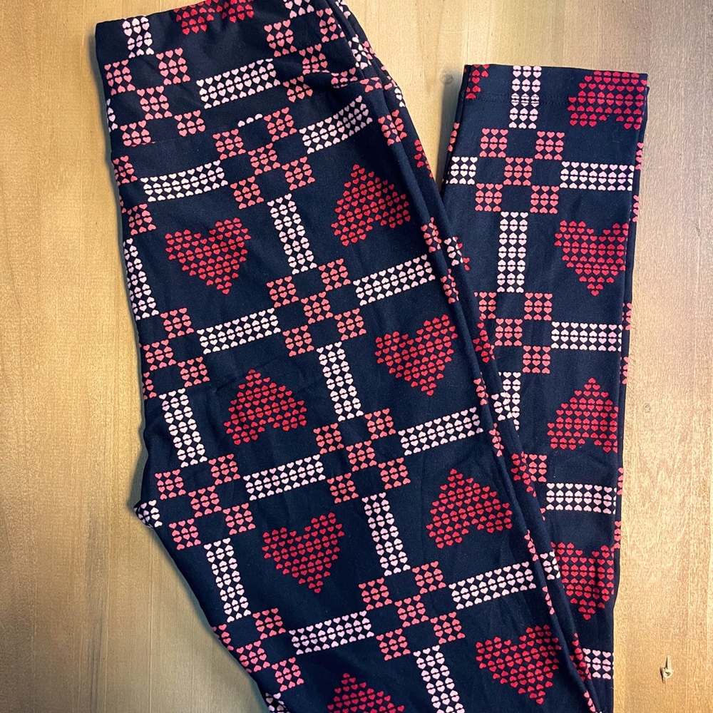 Lularoe Valentine’s leggings one size